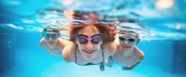 Havuz ve deniz kulak enfeksiyonu riskini artırıyor