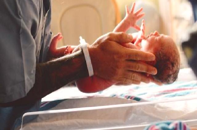 Sezaryen Doğum Bebeklerde Egzemaya Yol Açıyor