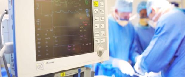 Türk tabiplerden minimal invaziv cerrahiyle kalp pili ameliyatı
